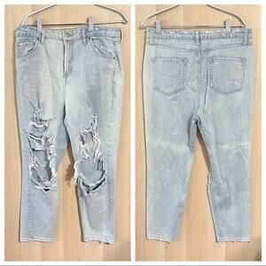 Wild Fable Distressed Boyfriend Lightwash Cropped Jeans